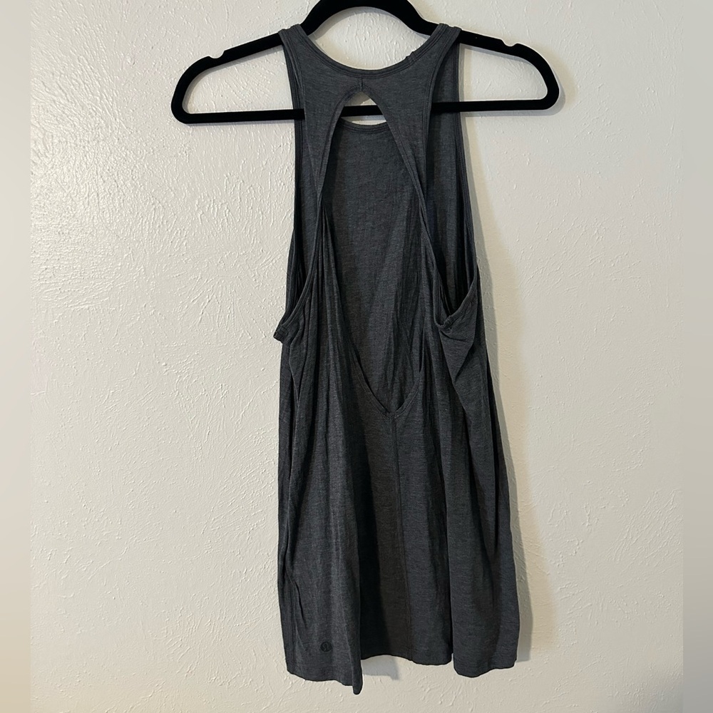Lululemon Trapeze Twist Tank
Heathered Pitch Grey​​​​​ - Picture 7 of 9
